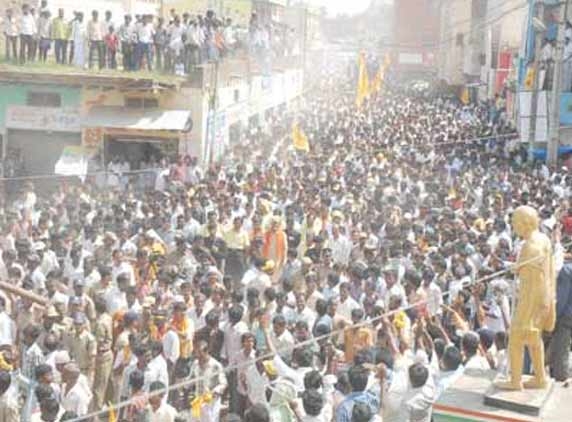 Babu&#039;s padayatra reaches ninth day Anantapur Dt 