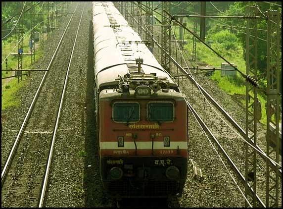 Secunderabad Bound Falaknuma Exp Delinked