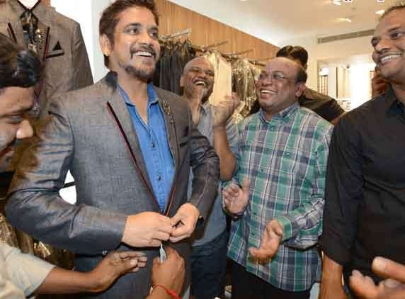 Nag inaugurates shopping mall in city