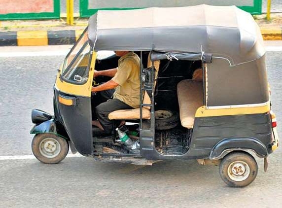 Auto drivers in Vizag caused inconvenience to public