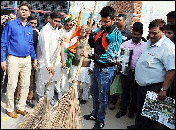 Raina joins Swatchh Bharat