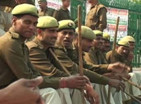 UP police to probe labor minister Badshah Singh