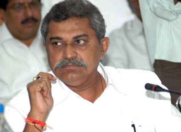 Minister&#039;s convoy obstructed by TRS MLA