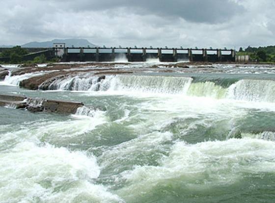 Water storage dams at 90% capacity