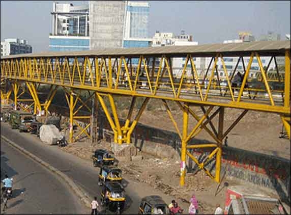  Teenager attempts suicide at Nalanda Nagar Skywalk