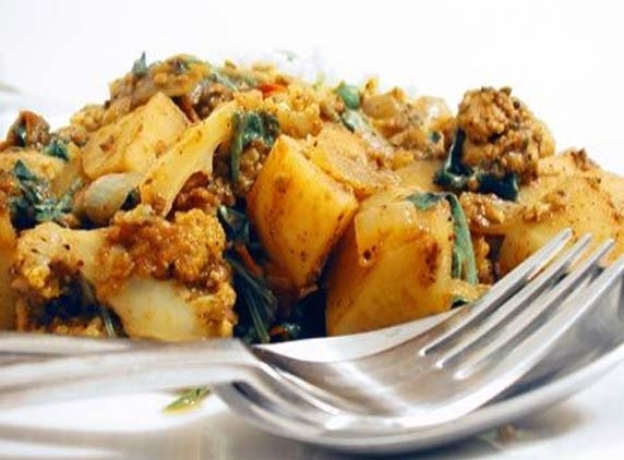Recipe: South-Indian style potato with curry leaf