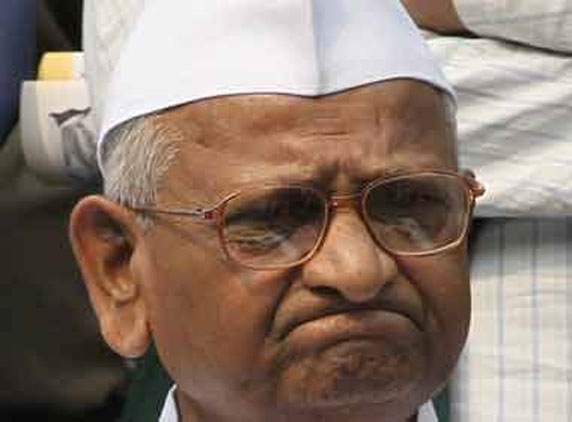 Anna Hazare justifies &#039;just one slap&#039; remark against Sharad Pawar 