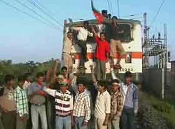 Three Rajdhanis stalled in Jharkhand