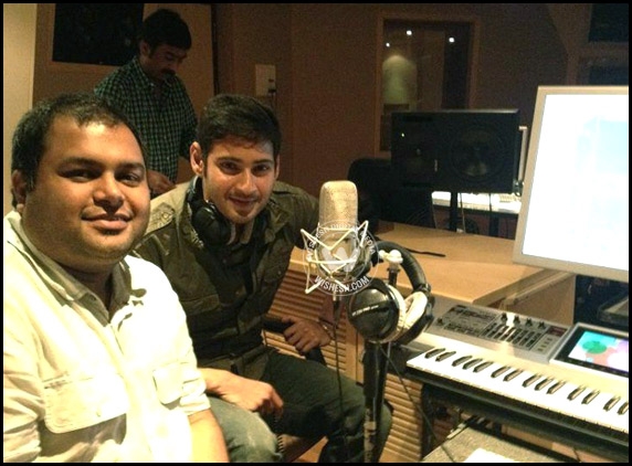 Mahesh lends voice for Aagadu